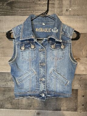 Hydraulic Distressed Cropped Denim Vest